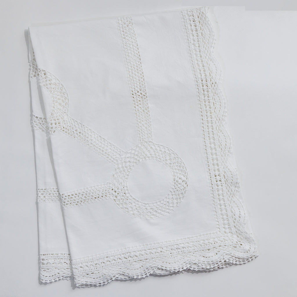 クロシェ編みのテーブルクロス