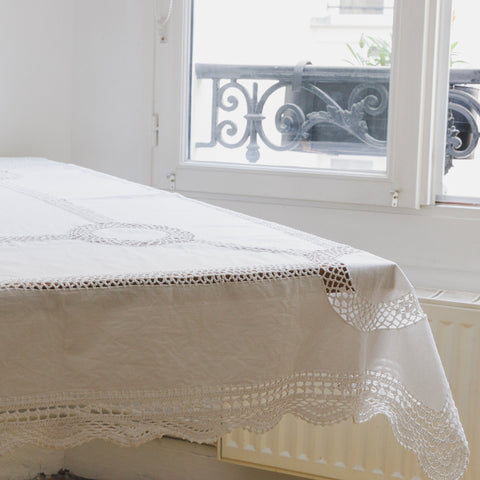 ボヘミアンテイスト・アンティークテーブルクロス・クロシェ編み・クリーニング済 ボヘミアンテイスト・アンティークテーブルクロス・クロシェ編み