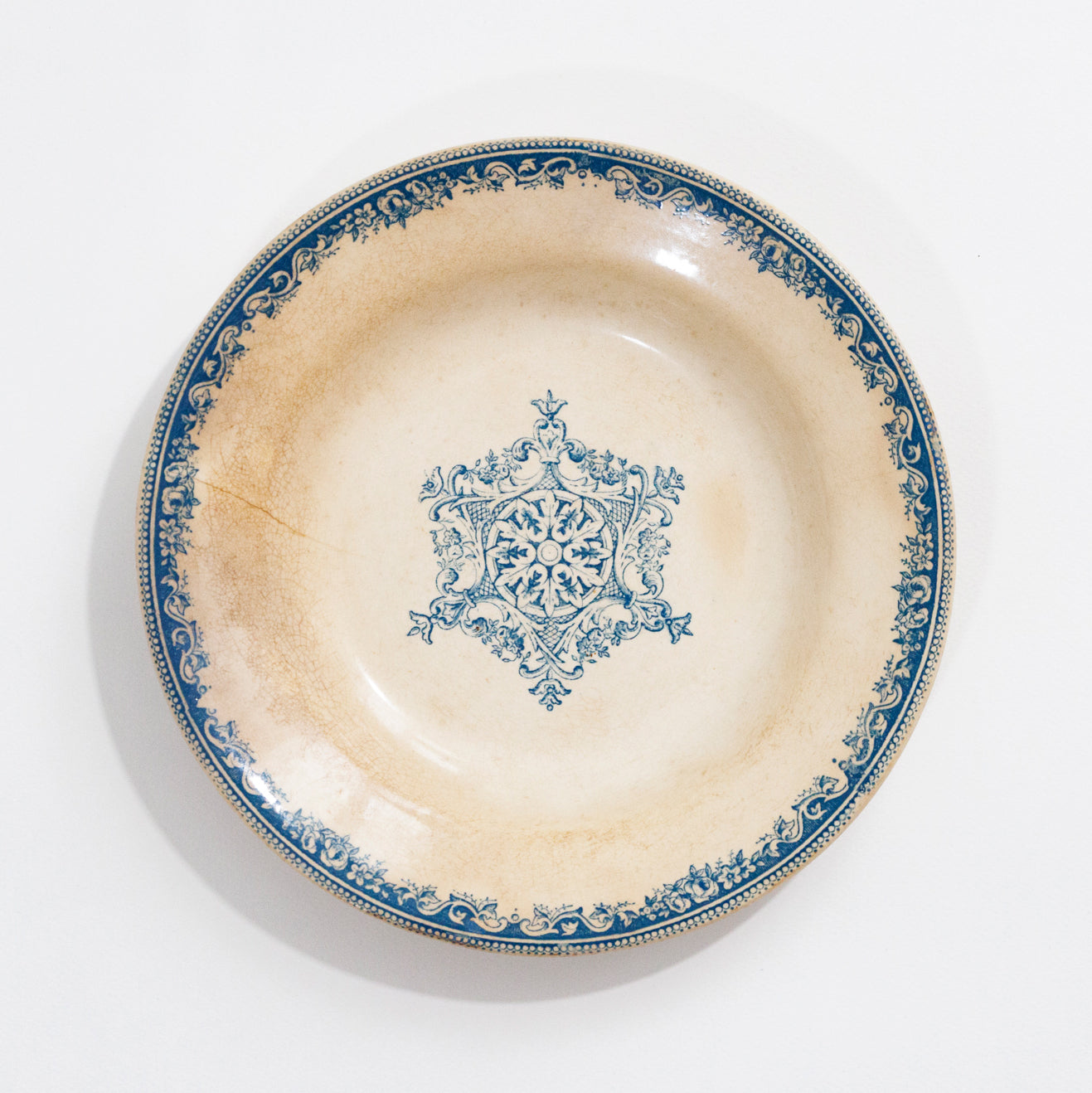 リモージュ窯のブルーのプレート | FIGARO Marché